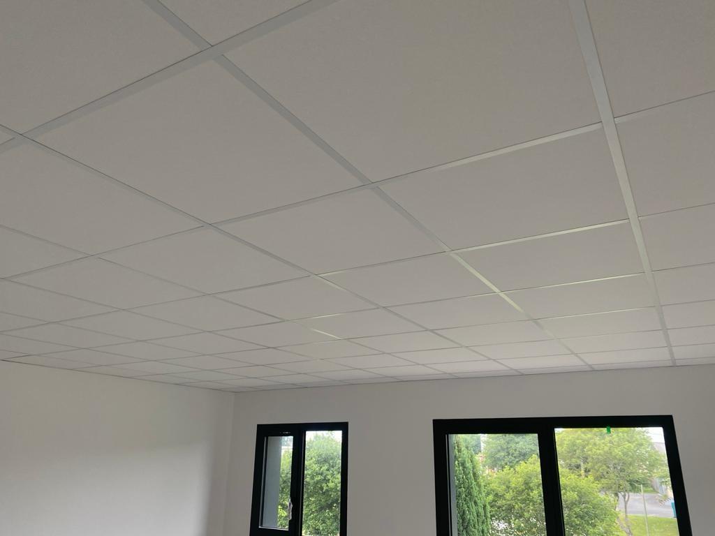 Pose de plafond en dalle